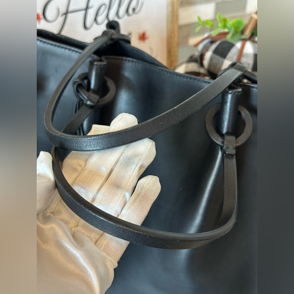 Gucci 101920 Black Leather Shopper Tote w/ Attached Zip Pouch - Picture 9 of 16